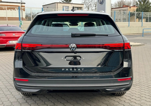 Volkswagen Passat cena 199990 przebieg: 1, rok produkcji 2024 z Kudowa-Zdrój małe 497